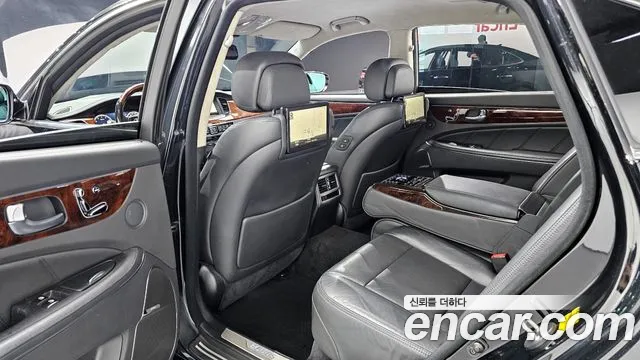 Hyundai Equus 2014 — фото 12