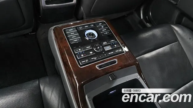 Hyundai Equus 2014 — фото 18