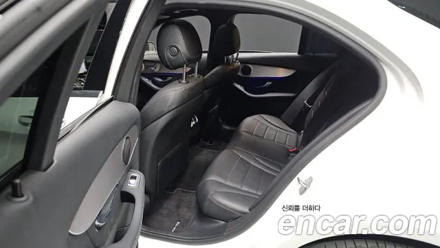 Mercedes-Benz C-Class 2021 — фото 19
