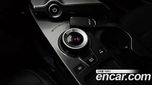 Kia EV6 2022 — фото 9