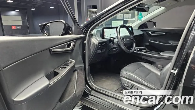 Kia EV6 2022 — фото 11