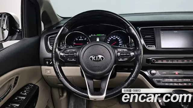 Kia Canival 2019 — фото 12