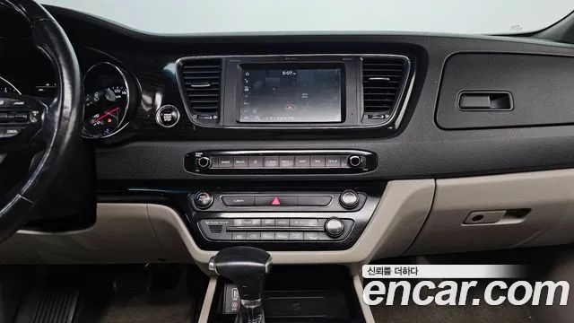 Kia Canival 2019 — фото 14