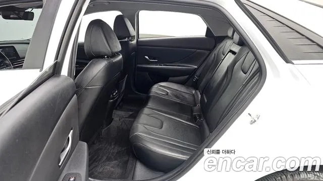 Hyundai AVANTE 2022 — фото 12
