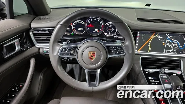 Porsche Panamera 2018 — фото 13