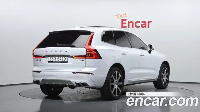 Volvo XC60 2019 — фото 2