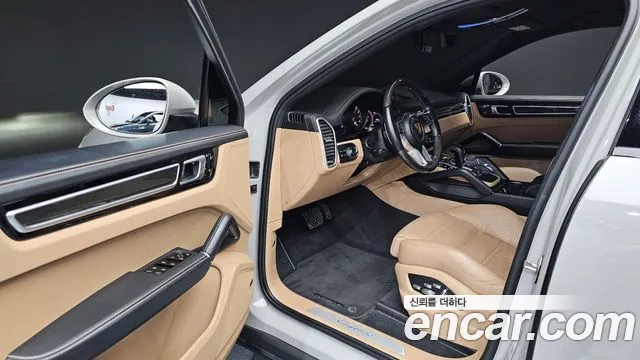 Porsche Cayenne 2021 — фото 11