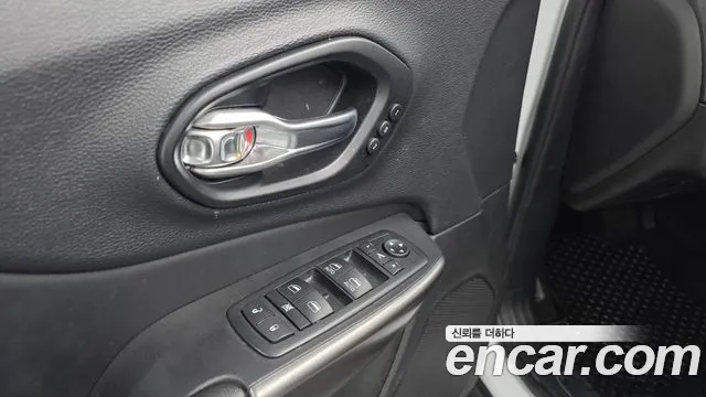 Jeep Cherokee 2021 — фото 19