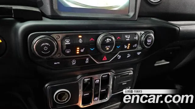 Jeep Wrangler 2019 — фото 17