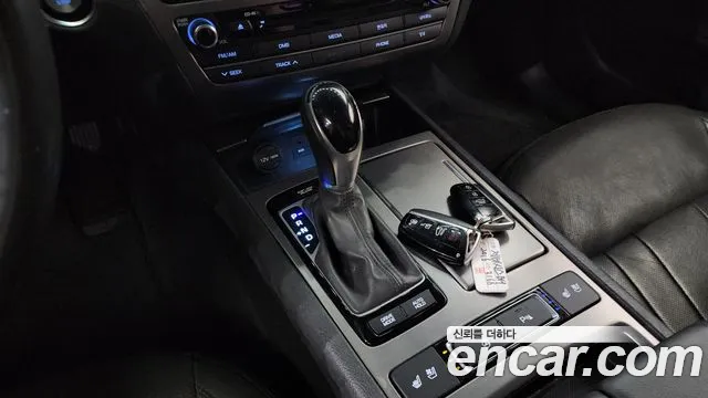 Hyundai Genesis 2016 — фото 9