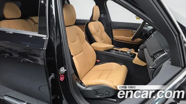 Volvo XC90 2024 — фото 10