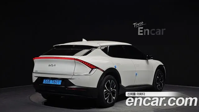 Kia EV6 2022 — фото 2