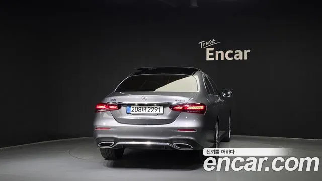 Mercedes-Benz E-Class 2022 — фото 4