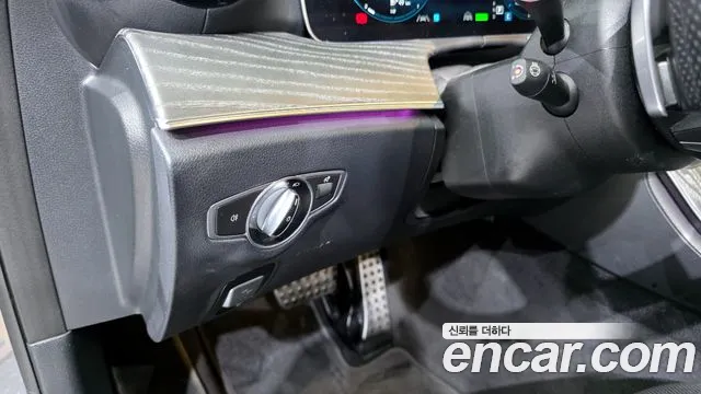 Mercedes-Benz E-Class 2022 — фото 14