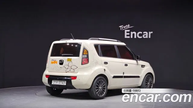 Kia Soul 2010 — фото 2