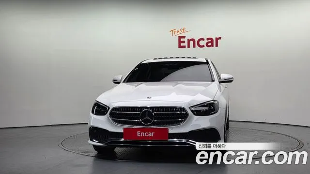 Mercedes-Benz E-Class 2021 — фото 3