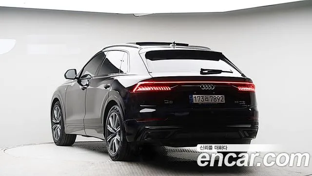 Audi Q8 2021 — фото 2