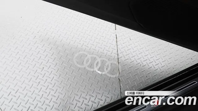 Audi Q8 2021 — фото 18