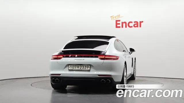 Porsche Panamera 2018 — фото 4