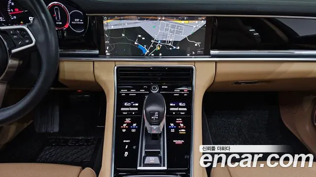Porsche Panamera 2018 — фото 14