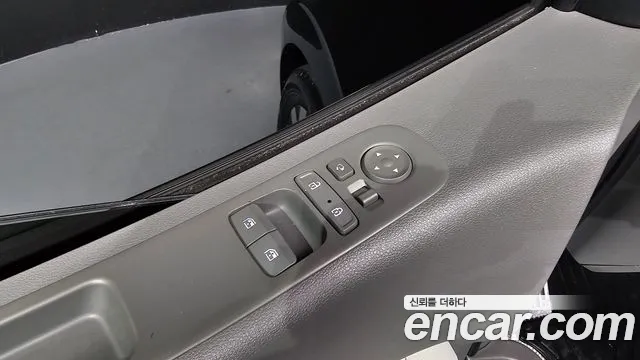 Hyundai Staria 2022 — фото 18