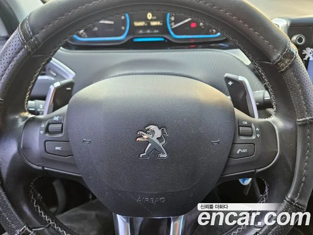 Peugeot 2008 2015 — фото 15