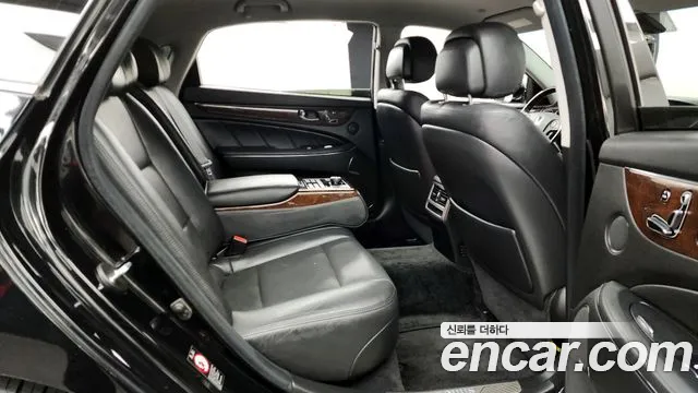 Hyundai Equus 2013 — фото 12