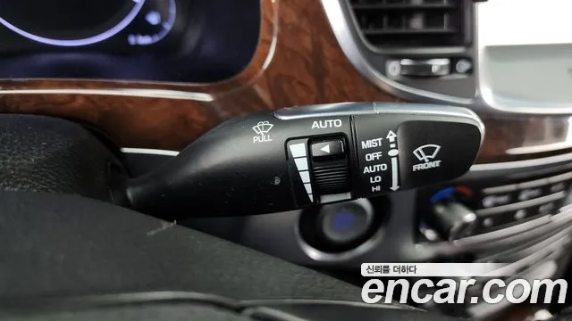 Hyundai Equus 2013 — фото 18