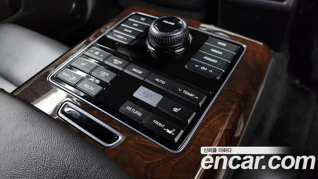 Hyundai Equus 2013 — фото 19