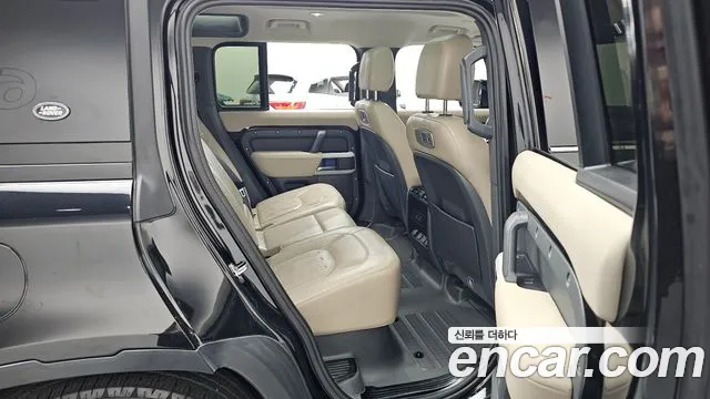 Land Rover Defender 2022 — фото 12