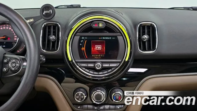 Mini Countryman 2019 — фото 14
