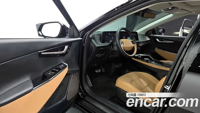 Kia EV6 2023 — фото 11