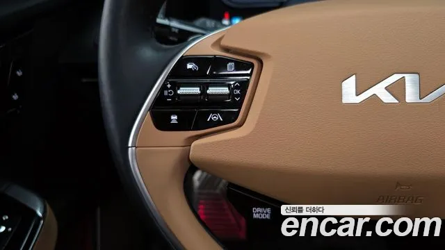 Kia EV6 2023 — фото 17