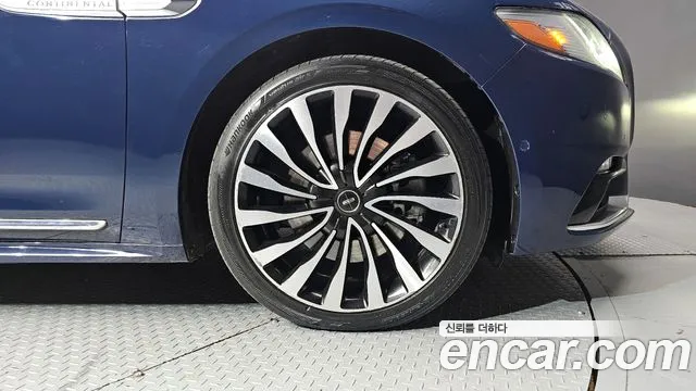 Lincoln Continental 2017 — фото 5