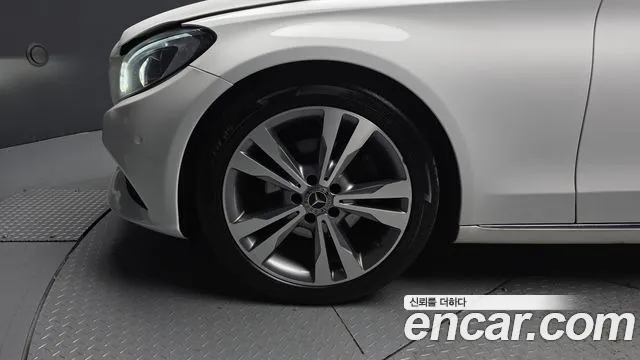 Mercedes-Benz C-Class 2018 — фото 5
