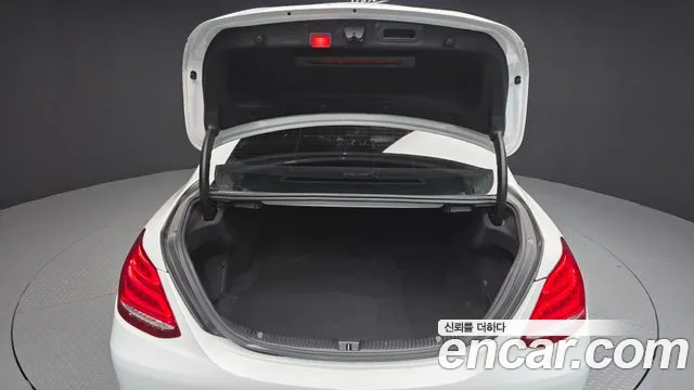 Mercedes-Benz C-Class 2018 — фото 20