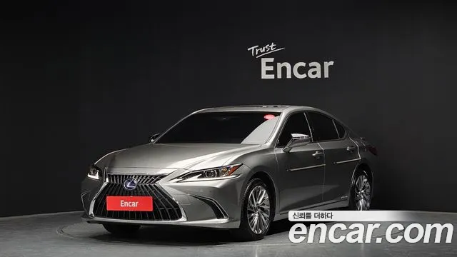 Lexus ES 2022 — фото 1