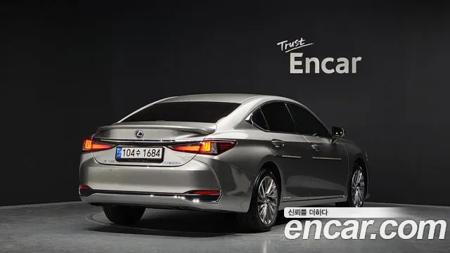 Lexus ES 2022 — фото 2