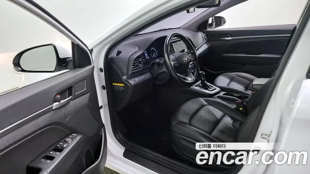 Hyundai AVANTE 2019 — фото 10