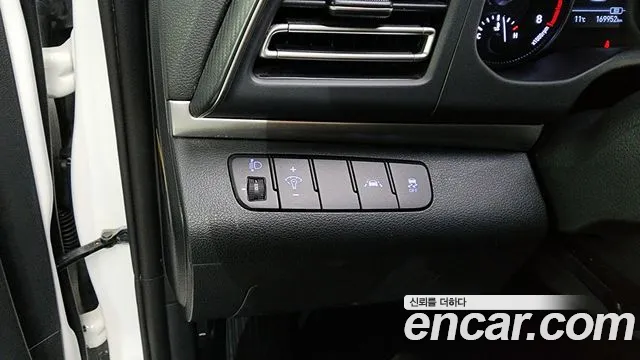 Hyundai AVANTE 2019 — фото 15