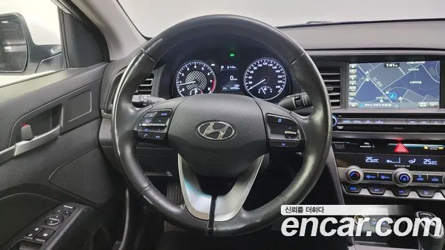 Hyundai AVANTE 2019 — фото 16