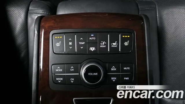 Hyundai Equus 2012 — фото 19