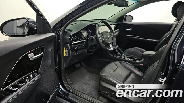 Kia Niro 2020 — фото 10