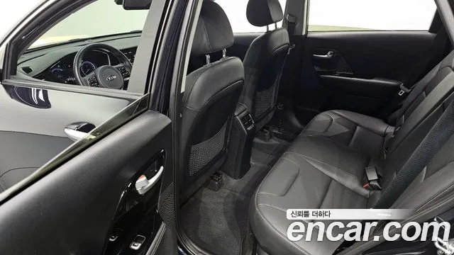 Kia Niro 2020 — фото 11