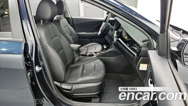 Kia Niro 2020 — фото 12