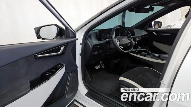 Kia EV6 2022 — фото 10