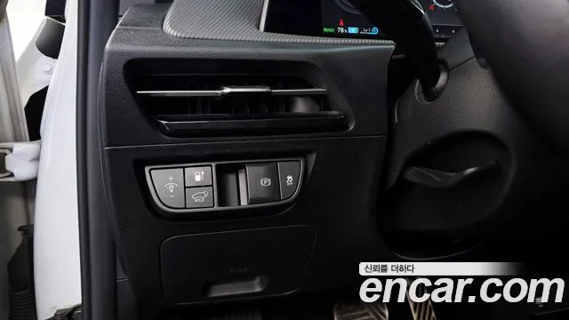 Kia EV6 2022 — фото 16