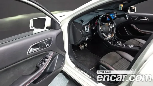 Mercedes-Benz A-Class 2017 — фото 11