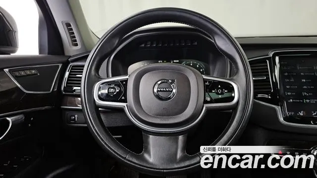 Volvo XC90 2018 — фото 13