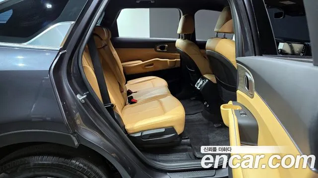 Kia Sorento 2023 — фото 12